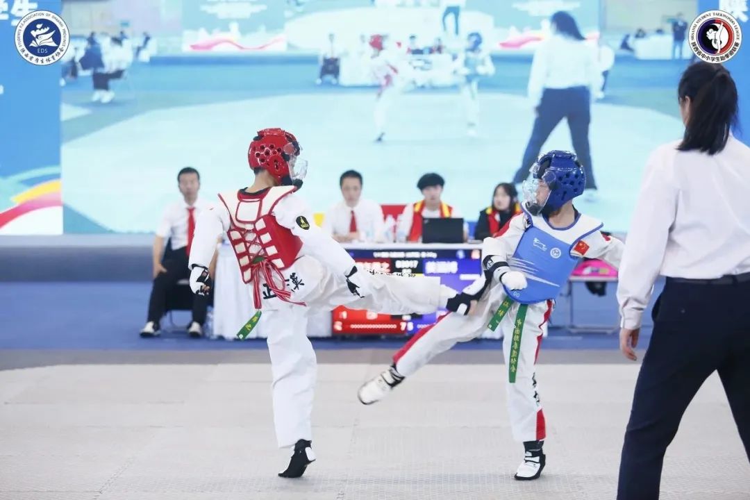 跆拳道小孩夺冠喜报,跆拳道馆比赛获奖喜报模板