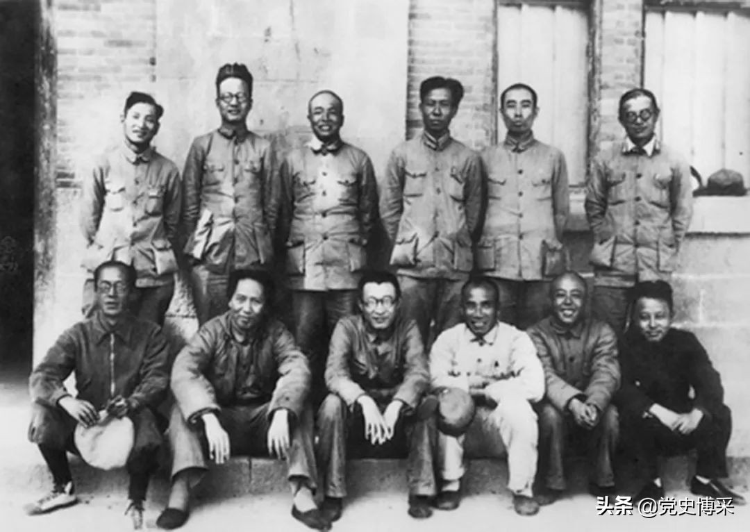 争夺东北，长宁机场的另一次“传奇空运”，巧借美军飞机，张闻天李富春高岗等转赴东北