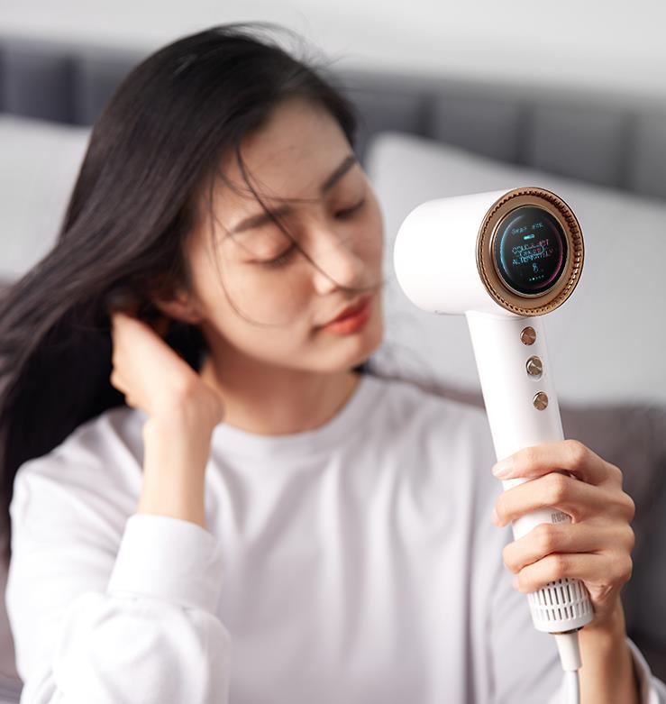 刚洗完吹干的头发很毛躁怎么办,洗头吹干头发为啥头发会干枯