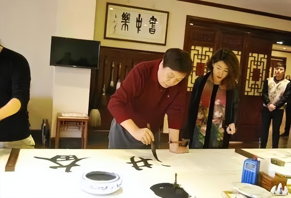 赵忠祥妻子张美珠近照曝光,赵忠祥妻子张美珠多少岁