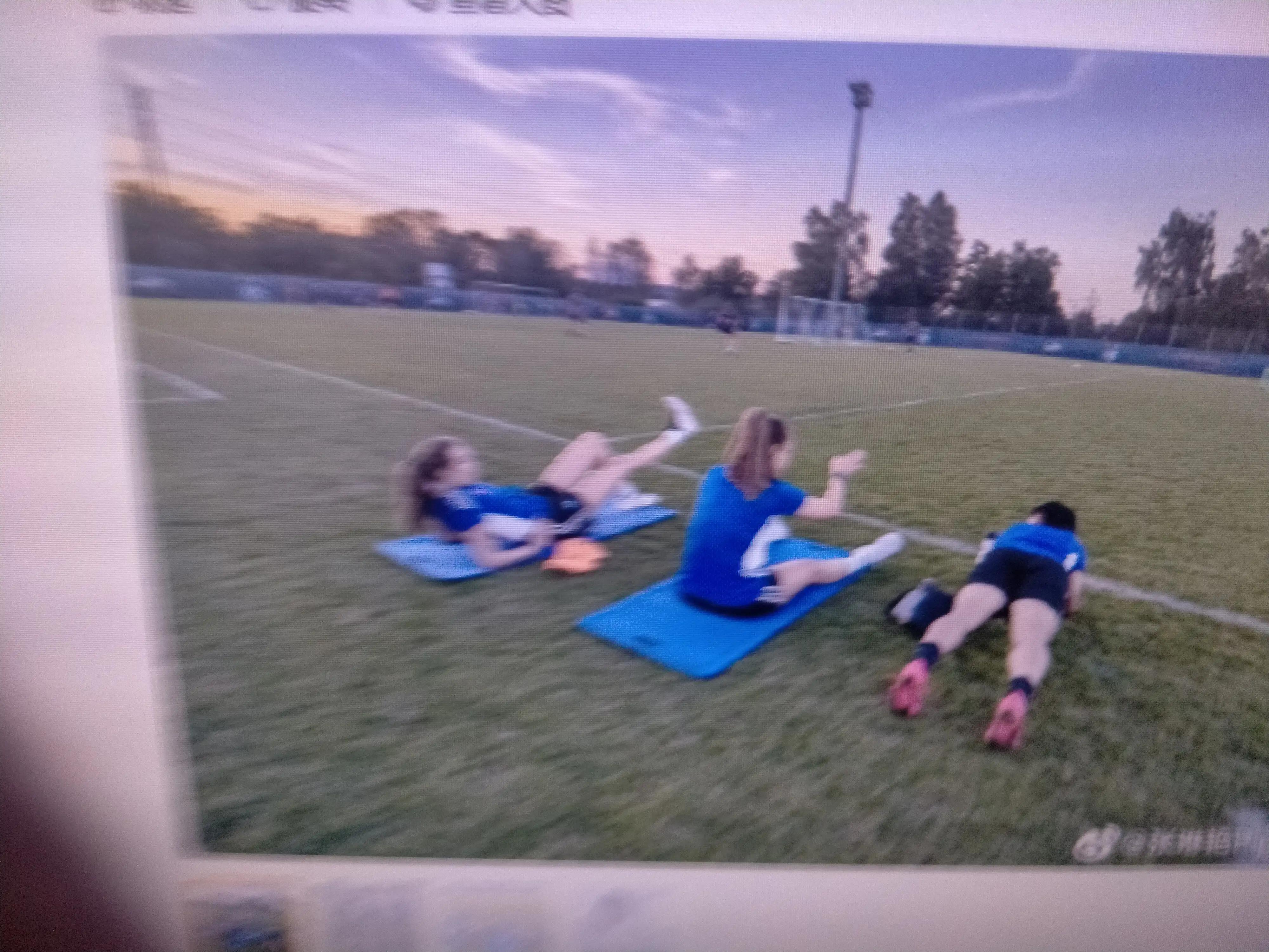 中国女足张琳艳恒大足校过人,中国女足张琳艳头球慢放