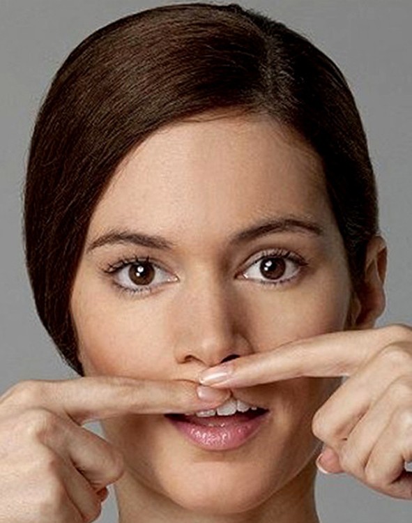 香肠嘴如何改善唇形,嘴唇怎么变香肠嘴