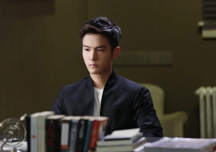 从查无此人到一鸣惊人,从大红大紫到无人提及的男明星