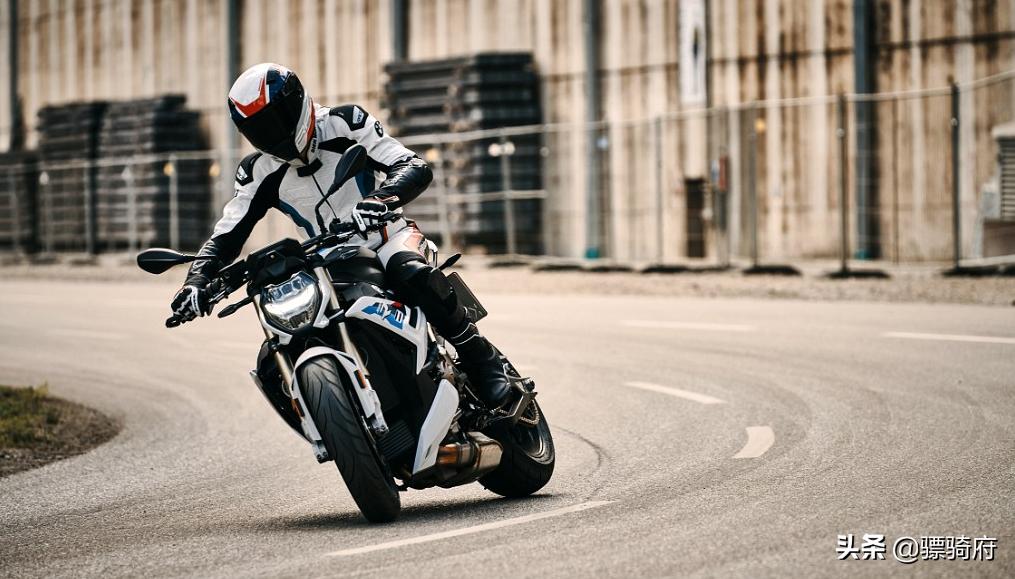 机车新手选跑车还是街车,机车街车还是跑车好