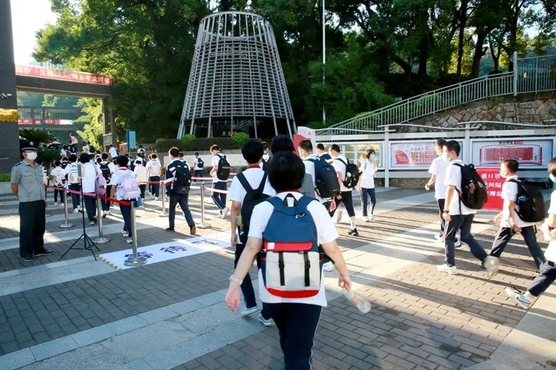 初中成绩排名稳定,中考降分的民办学校