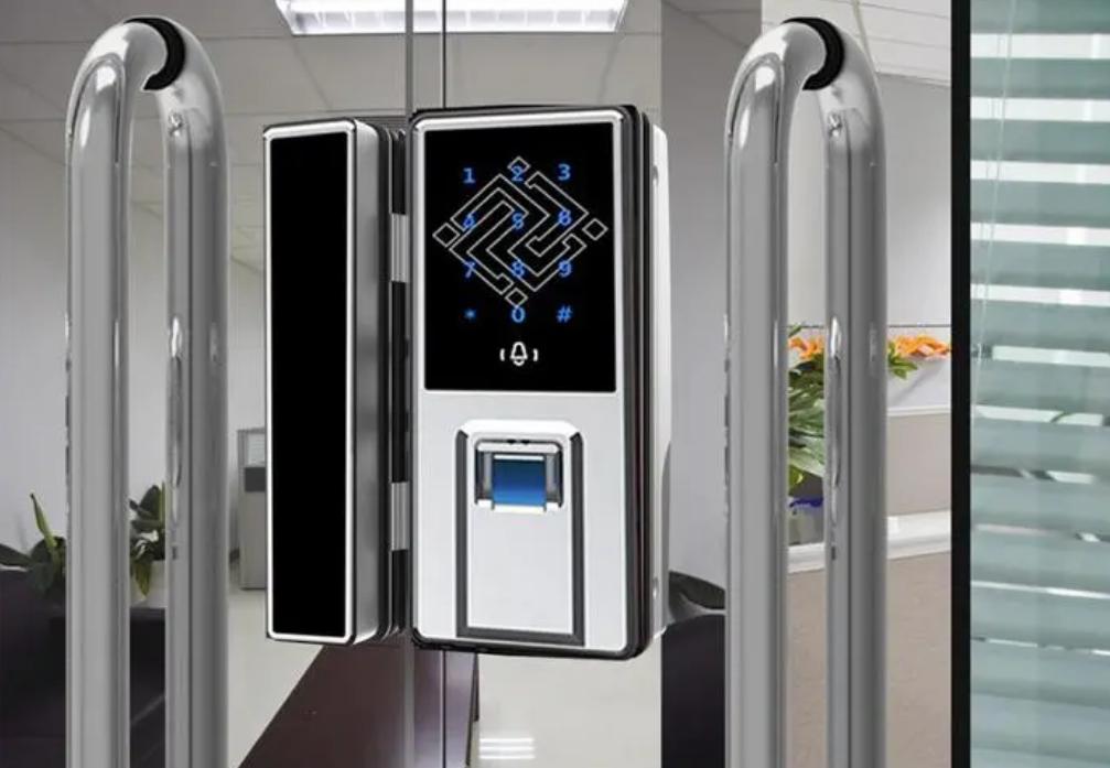 指纹锁安全还是开锁的安全,门锁指纹锁与钥匙哪个更安全