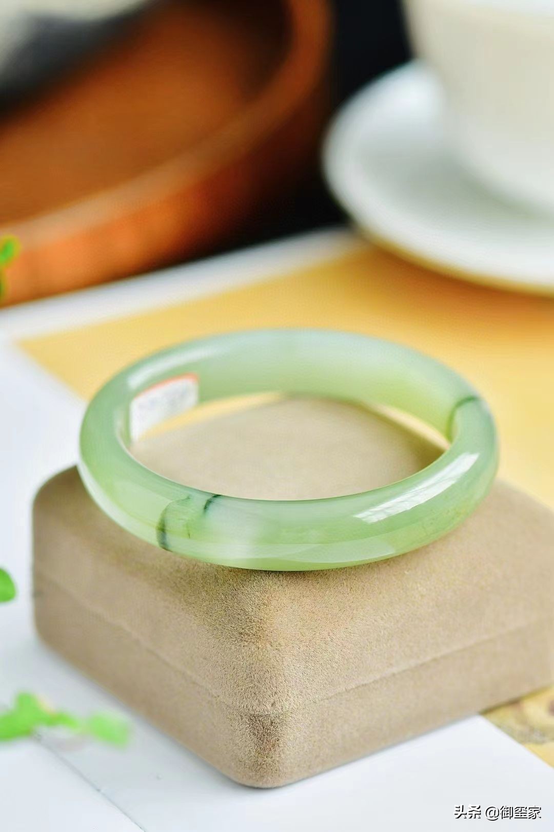 和田玉翠青手镯价格,急售翡翠手镯