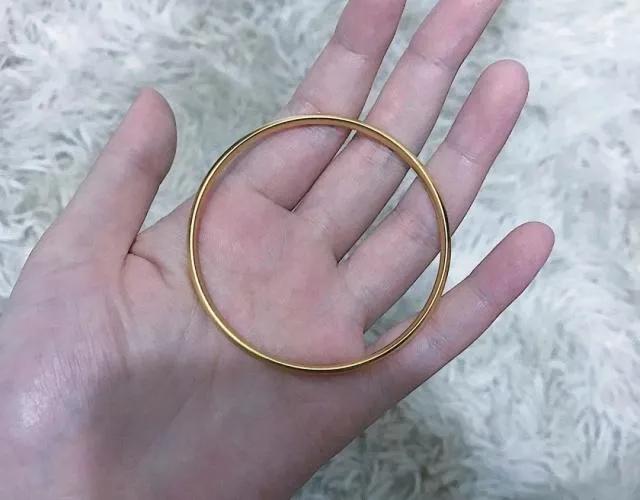 上学路上的一个疏忽，损失1500块，提醒大家都要注意！