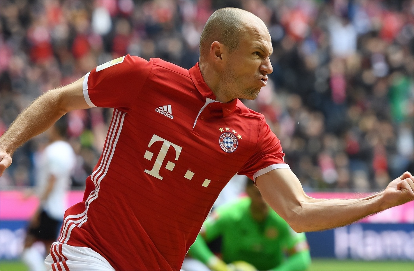 布努拒绝拜仁高薪合同，球员将继续为塞维利亚效力