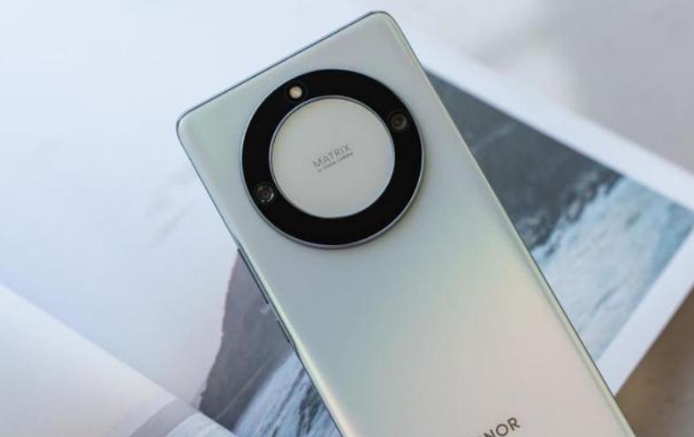 荣耀华为千元机测评,华为千元机荣耀18年新机