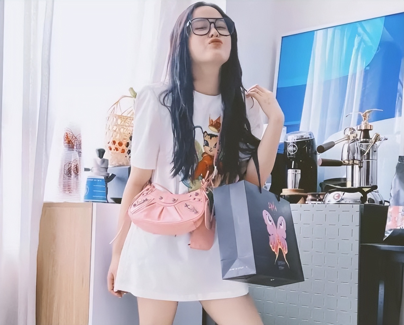 越南女子骗30位高富帅,越南女子连续骗了30多位富家子弟