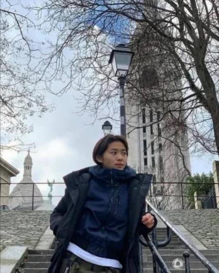 足球运动员王霜,王霜被谁养大的