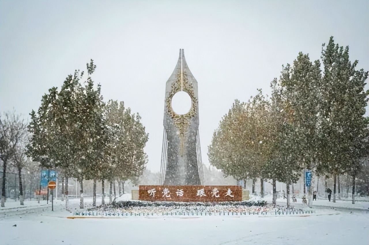 综合类大学播音主持专业排名全国,播音主持专业综合院校全国排行榜