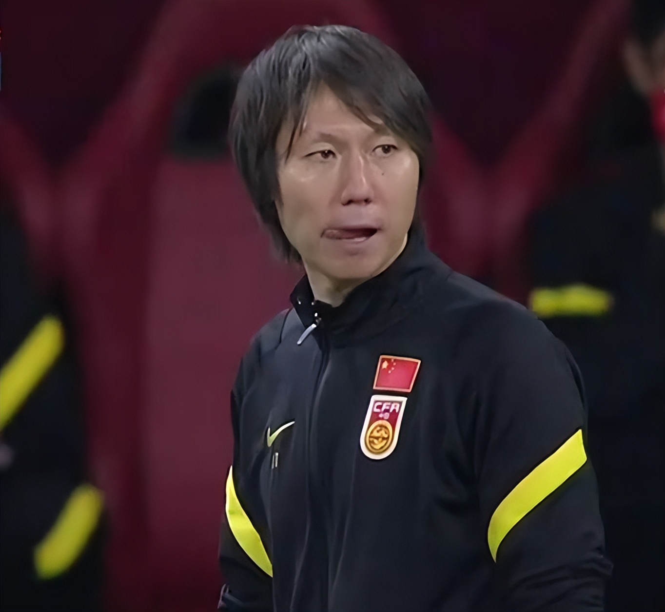 国足李铁：是黑心熊还是枪头鸟？