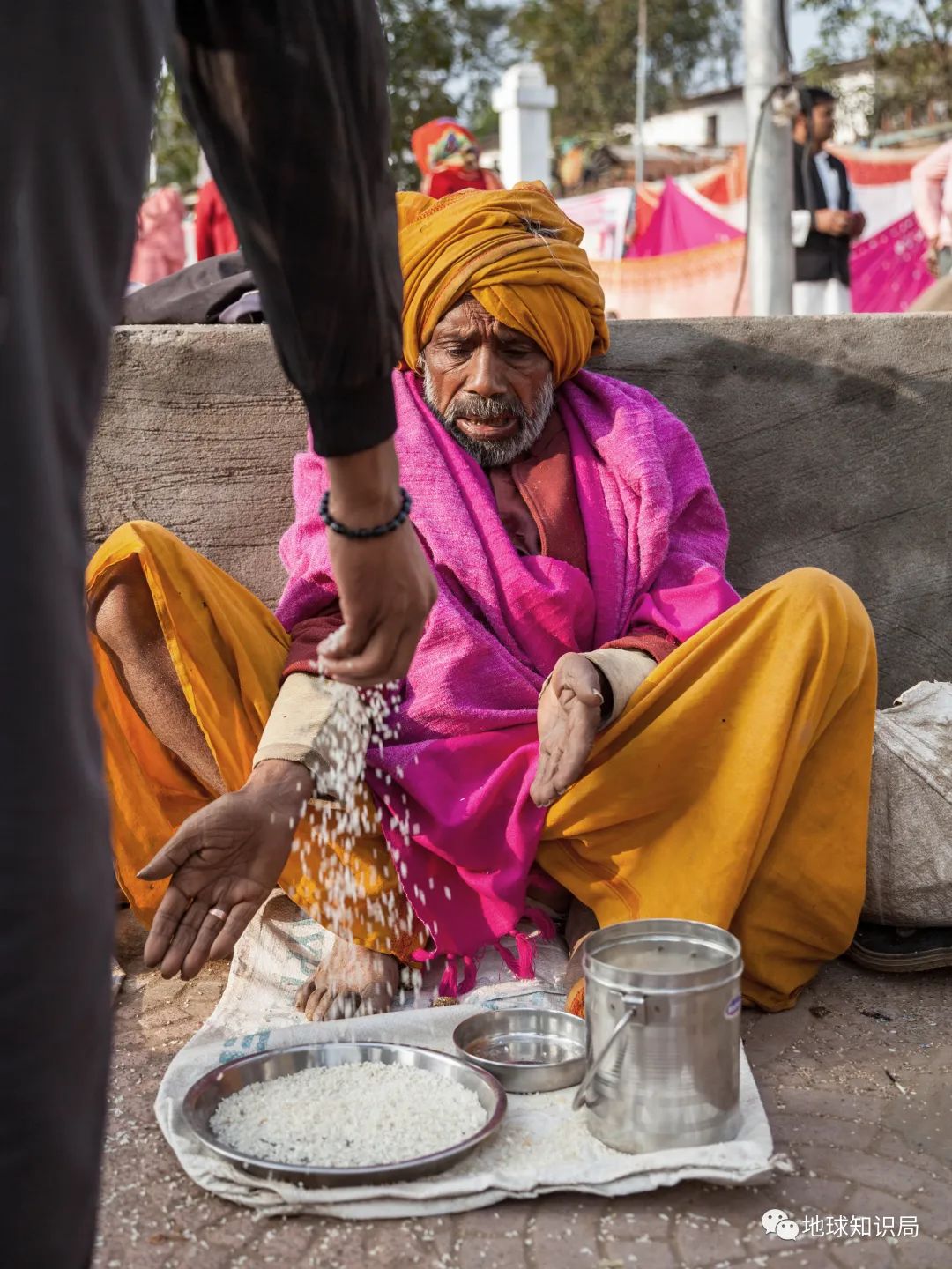 印度的宗教迷信有多严重,印度的迷惑行为