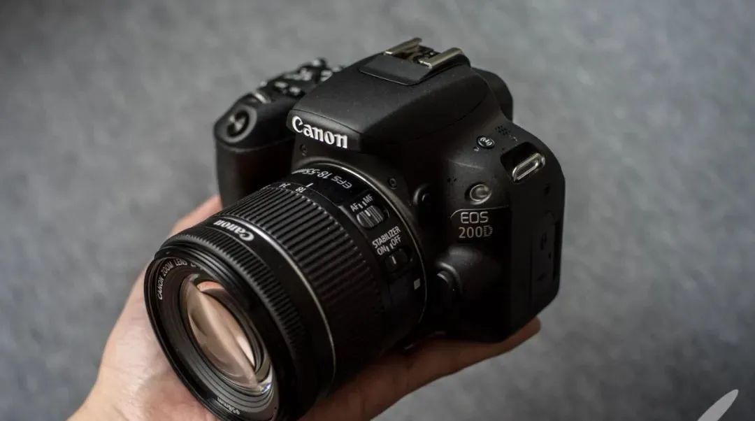 对于初学者哪款相机比较适合,新手入门的相机推荐哪款比较好用