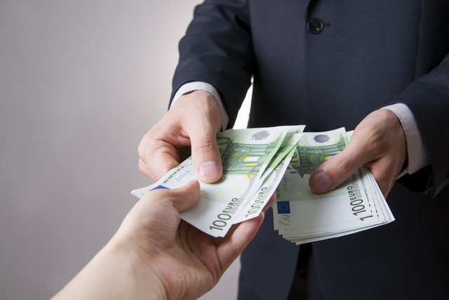 微信零钱怎样转账到别人银行卡,怎么用微信往别人的银行卡转账