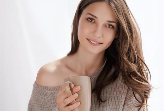 阴毛由黑到白，意味着什么？需要刮掉吗？医生说出实话