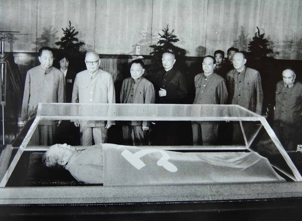 黄维被释放后的生活,黄维出狱后晚年的生活过得如何