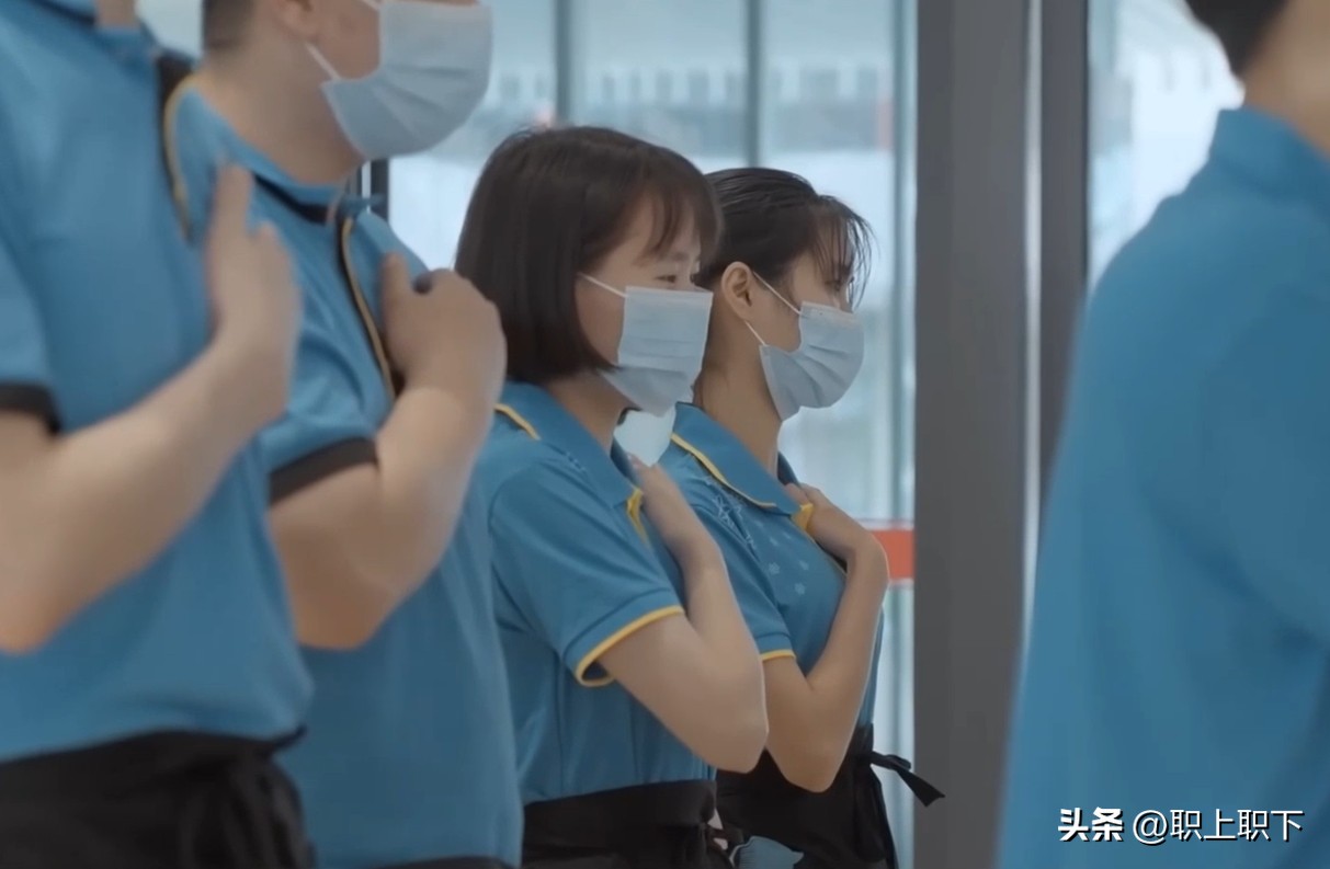 深圳22岁打工妹辞职考程序员后薪水比工厂还低，揭秘五种职业内幕