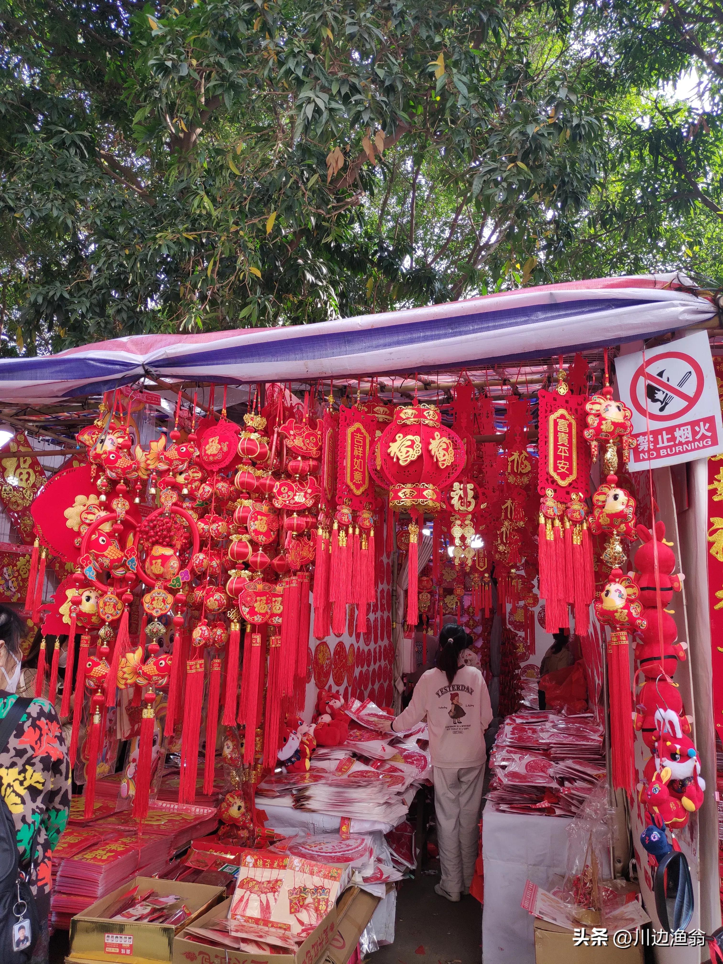 过年商品批发最火热的地方——南宁交易场，年味十足