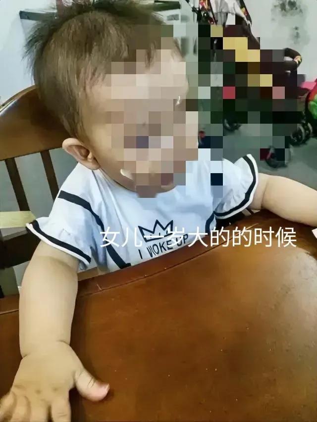 耳朵旁为什么长了小肉球,右耳旁有个凸起的东西