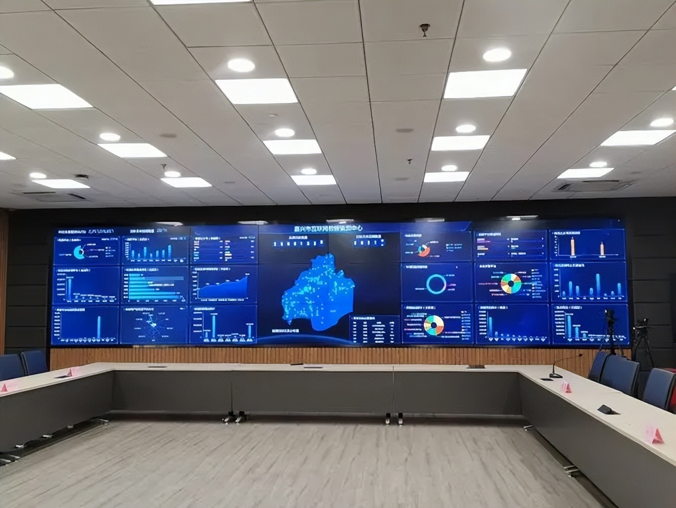 13年一女孩高考成绩从586变364，家长向教育局讨说法，结局大反转