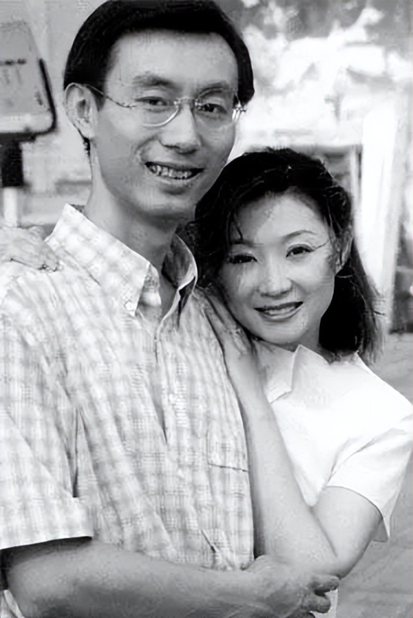 张译几几年结婚的,张译为何娶大6岁二婚妻子