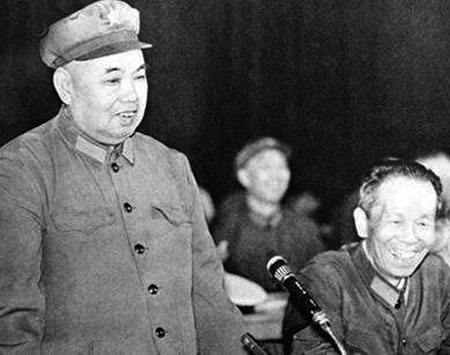 对越反击战前，*世友许**扣住了副司令的免职文件：打完仗你再回去