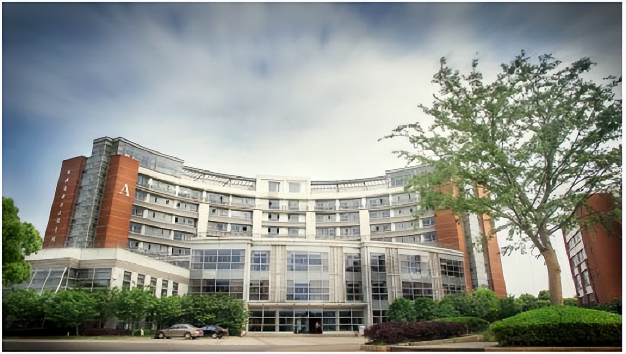 电力局老员工辞职入美籍，项目一投即中，99年忘拿的电脑揭开真相