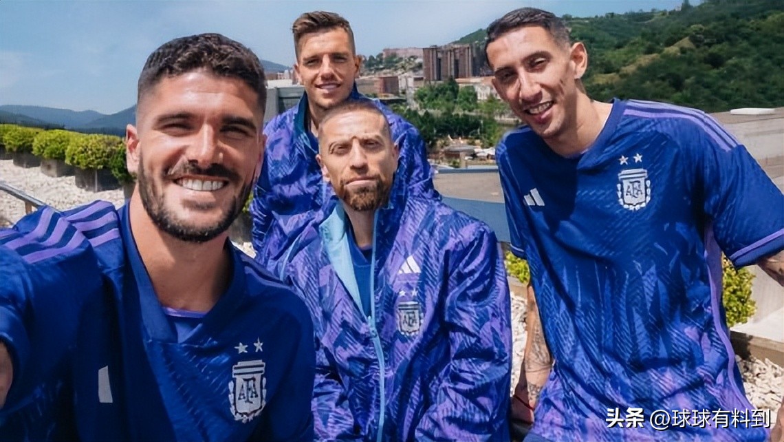 2022年世界杯卡塔尔球衣什么颜色,2022年卡塔尔世界杯官方球衣