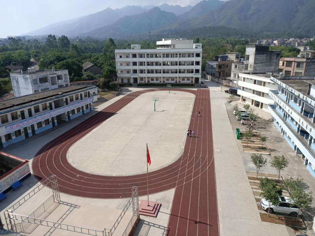 带你走进小学的农村生活,平南县封闭式学校小学