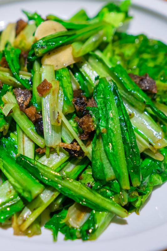 东北特色黄桃罐头有哪些,行走在大连的东北黄桃罐头