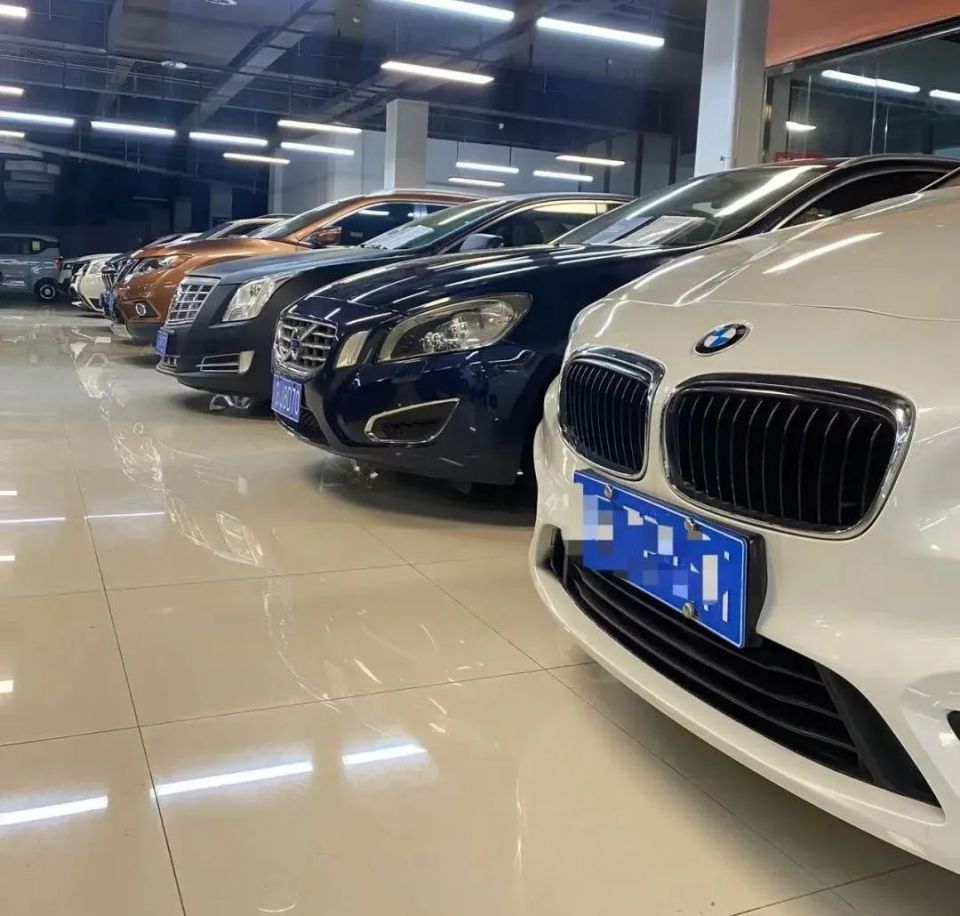 二手车商卖一辆车赚多少钱,做二手车车行一年亏了30万