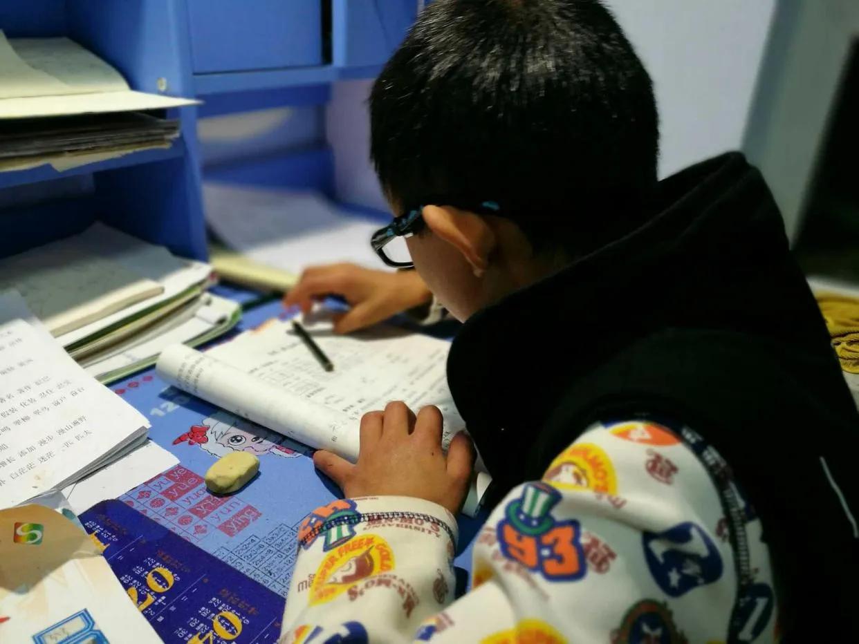 高二孩子成绩差到底要不要去陪读,读了个最差的高中还要陪读吗