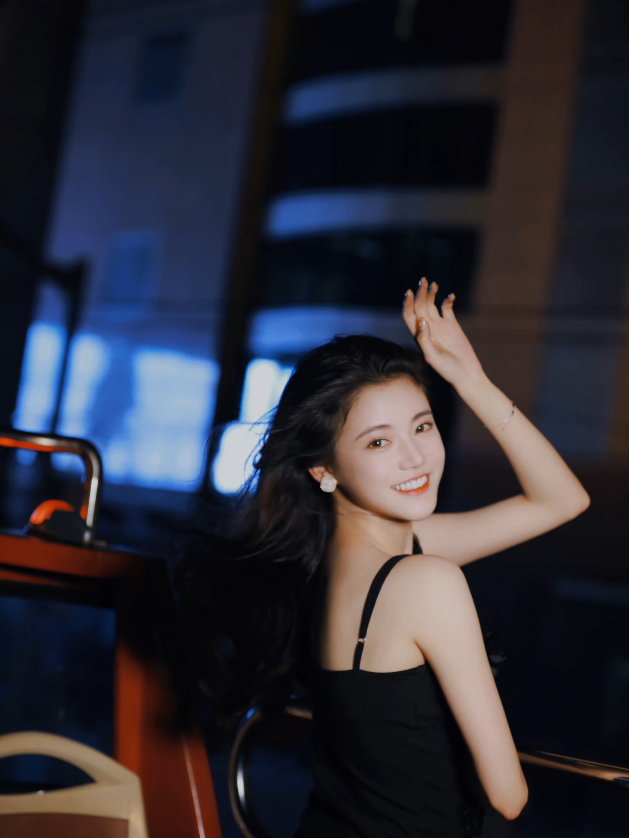 夜如水，风轻唱，往事翩翩