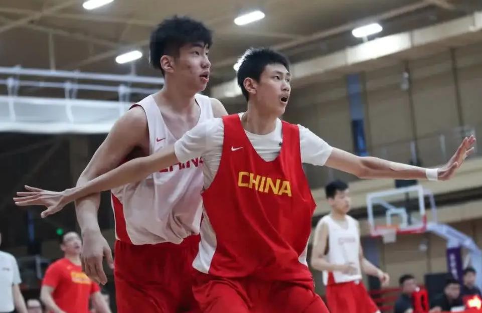 男篮国家队名单官宣,中国男篮官宣15人集训名单