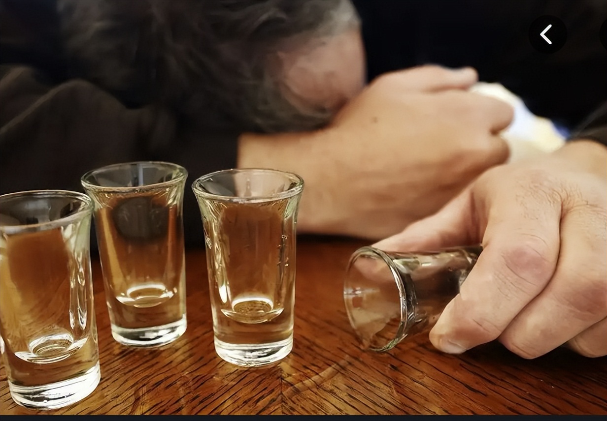 口干口苦耳鸣的中成药方,清肝明目口苦耳鸣用啥泡着喝好