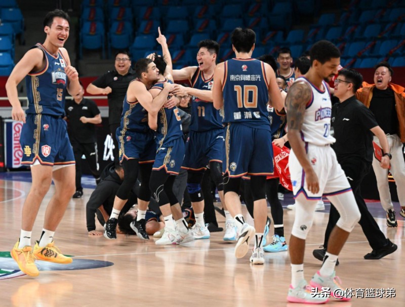 西热vs同曦绝杀,西热击败首钢