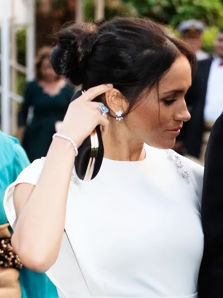 圣玛利亚蓝寓意,圣灵蓝与圣玛利亚蓝的区别