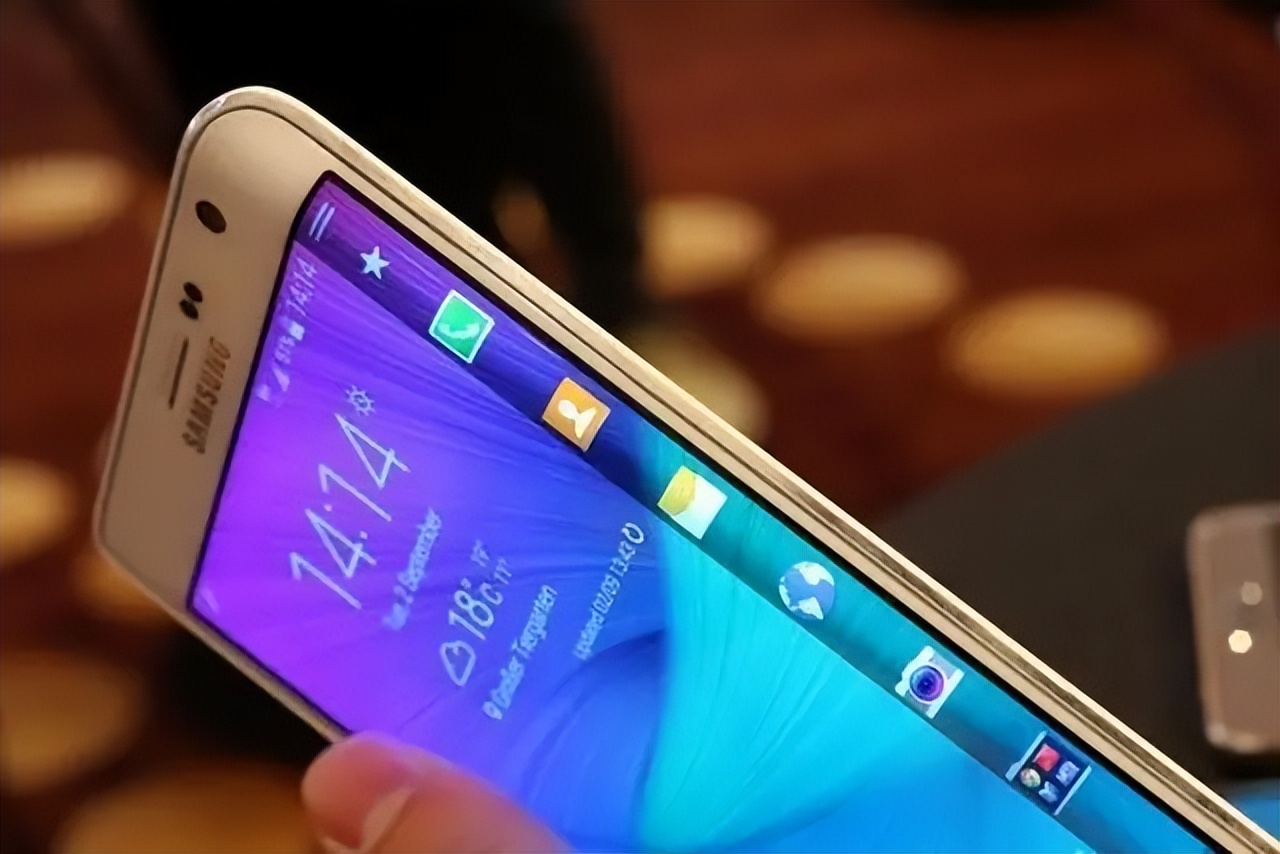 曲面屏的手机好还是直面屏的好,曲面屏手机不好为什么还有人买