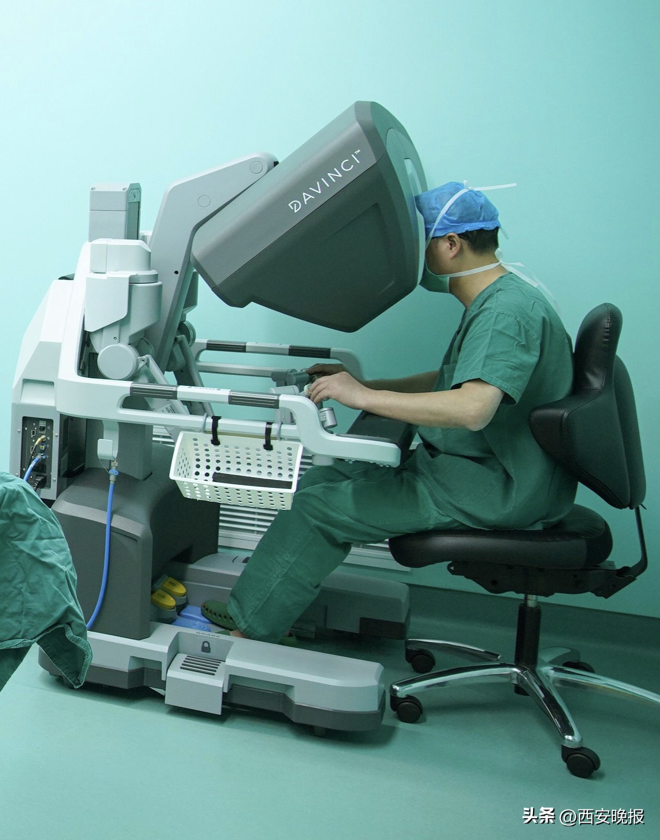 激发新活力挖掘新潜力释放新动能,发挥新优势释放新动能追求新成绩