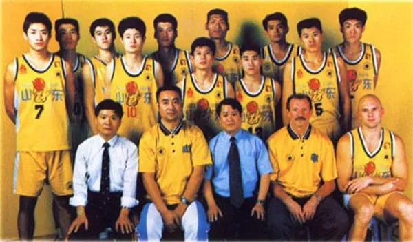 巩晓彬几次婚姻,与巩晓彬相恋九年