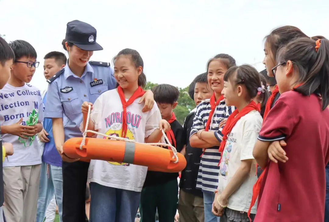 想要六一儿童节礼物的说说,充满爱的儿童节礼物