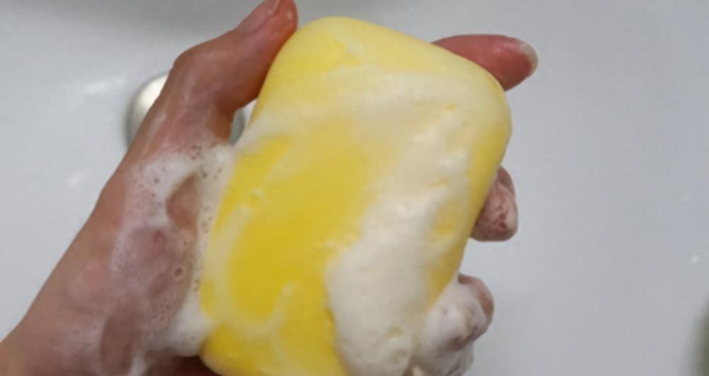 一女子坚持硫磺皂洗头半年生发,用上海硫磺皂洗头好吗