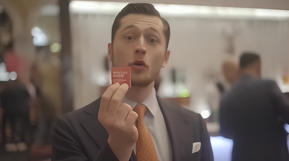 13岁男子骗80岁老人两亿元,26岁男人被骗15万