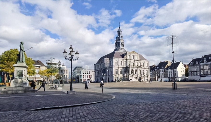 马斯特里赫特大学学费多少,就读体验马斯特里赫特大学