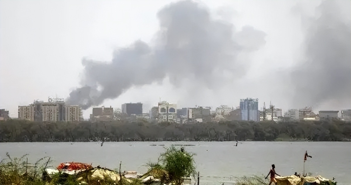 美国外交使团在苏丹遭袭,美国外交使团在苏丹遇袭英语