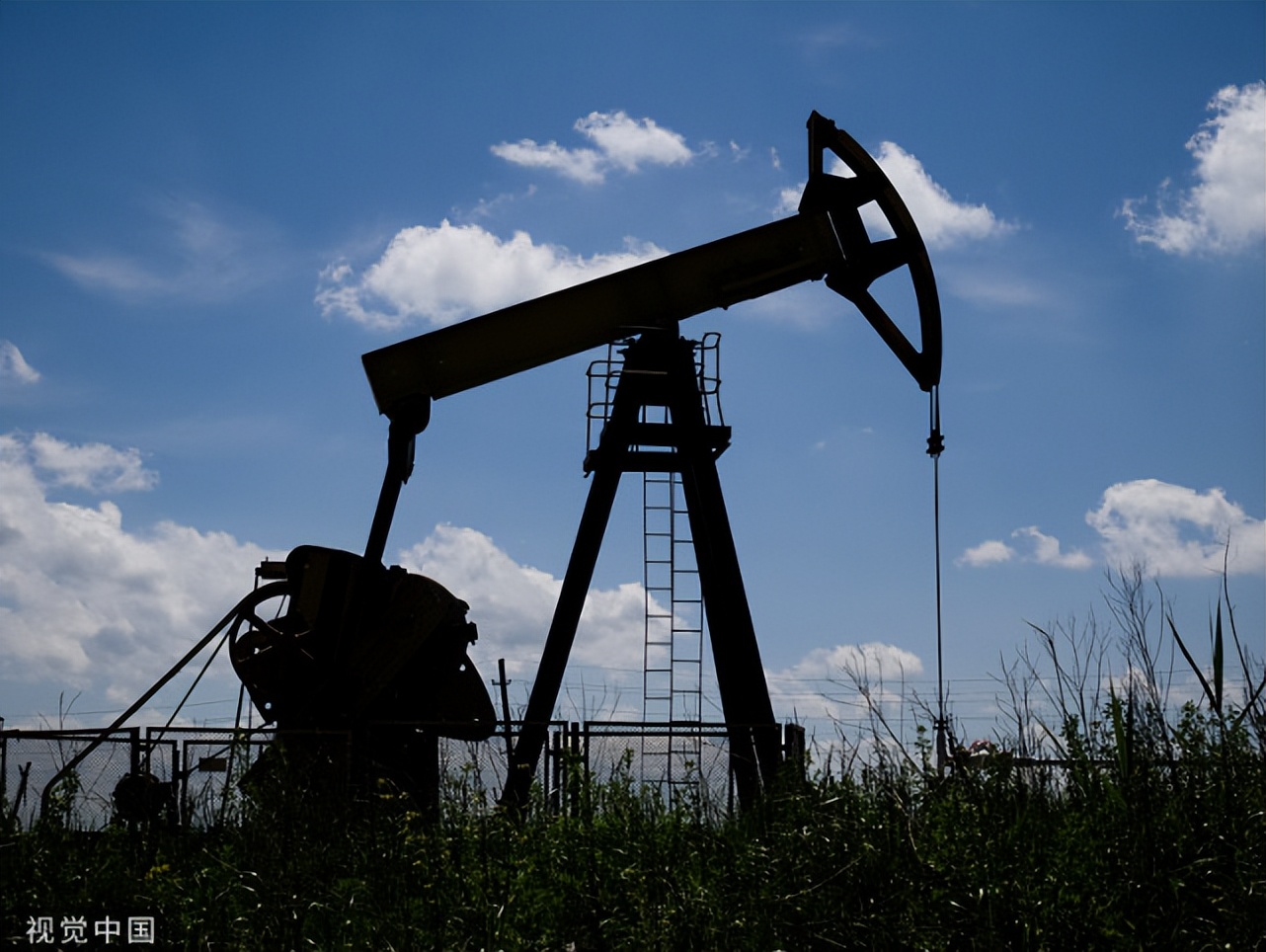 中国和印度购买俄罗斯石油价格,印度每年进口多少俄罗斯的石油