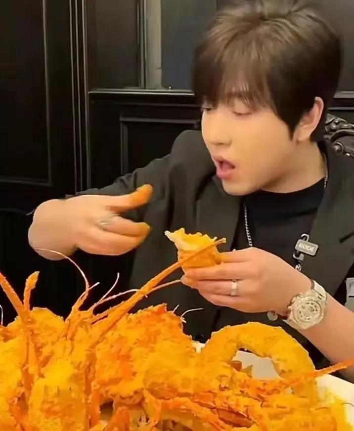 网红圈五大隐藏富豪：*冰白**坐拥上海豪宅，王红权贵翡翠堆满屋？